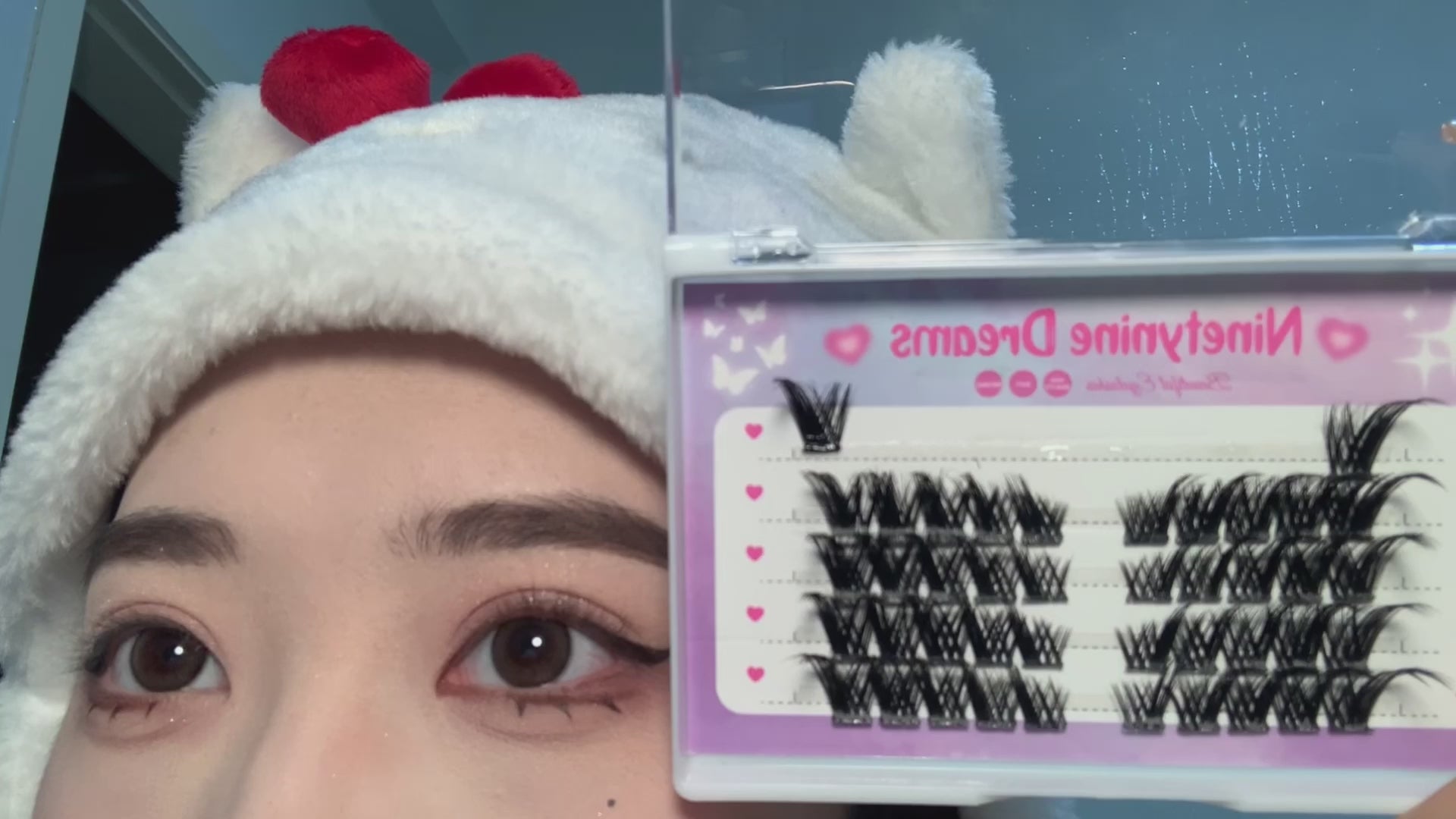 Video tutorial demonstrating how to apply 50PCs Intense Foxy Lashes for a bold and striking makeup look