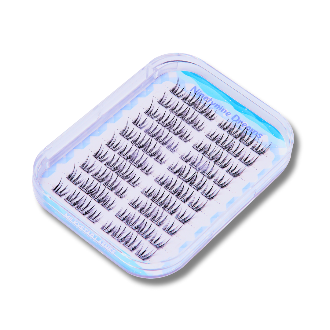 Angle view of No Glue Milkystar lash cluster tray