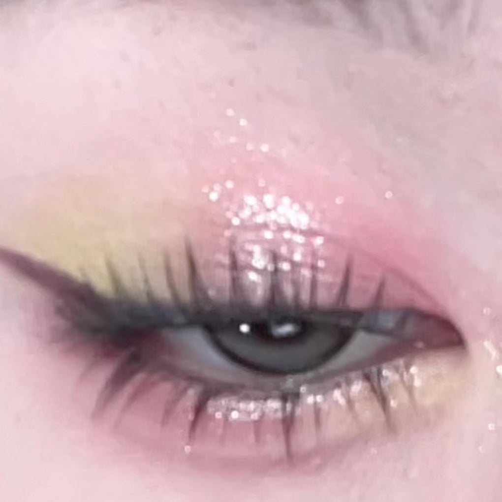 Video tutorial demonstrating how to apply 60PCs Idol Lashes for a bold, glamorous lash look that enhances your makeup